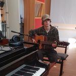 DL AL guitar student