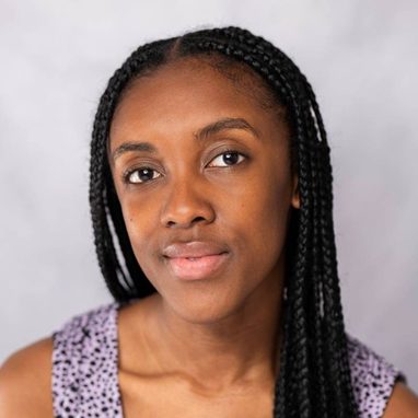 Amelia Clarke Headshot