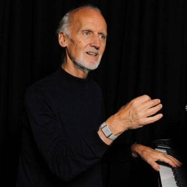 Peter Knapp Bio Headshot