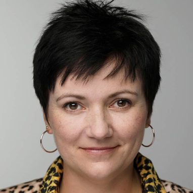 alice redmond headshot